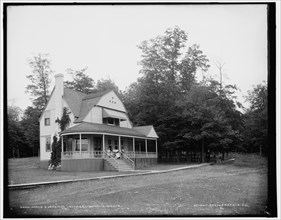 Jarvis S. Jennings' cottage, Ne-ah-ta-wanta [sic], between 1890 and 1901. Creator: Unknown.