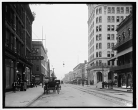 Broughton Street, looking west, Savannah, Ga., c1907. Creator: Unknown.