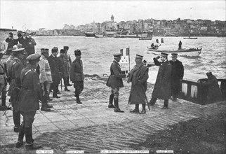 'Du Bosphore a L'Adriatique; Debarquement a la Pointe du Serail, a Constantinople, le 22 novembre. Creator: Unknown.