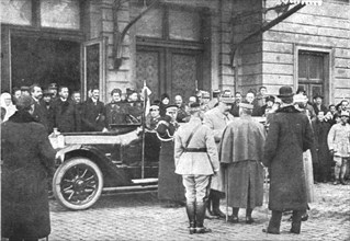 'En Roumanie Liberee; la general Franchet d'Esperey, arrivant a Bucarest, est recu par..., 1918. Creator: Unknown.