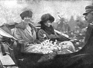 'Les chefs d'etat Allies a Paris; L'arrivee des souverains belges, le 5 decembre: la reine..., 1918. Creator: Unknown.