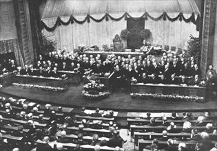 'La Nouvelle Europe; la constituante Allemande; Premiere séance solennelle de l'Assemblee..., 1919. Creator: Unknown.
