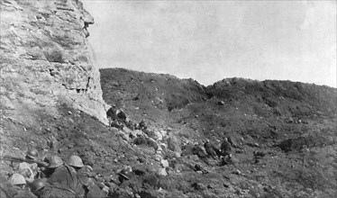 'Dans l'enceinte du Fort de Douaumont, le 22 mai a 15 heures, trois heures apres l'assaut..., 1916. Creator: Unknown.