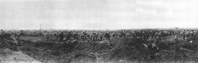 'La Bataille de la Somme; en terrain reconquis sur la route de Peronne; Le retour des..., 1916. Creator: Unknown.