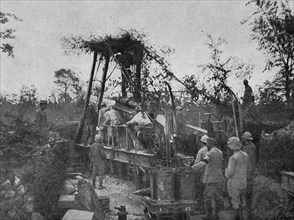 ''La Bataille de la Somme; piece de 240 en action', 1916. Creator: Unknown.