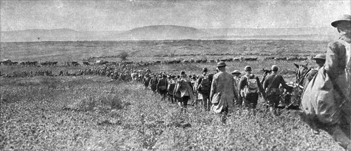 ''Les Americains dans le Saillant de Saint-Mihiel; Colonnes americains en marche sur la..., 1918. Creator: Unknown.