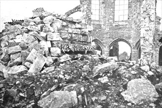 ''De L'Argonne aux Flandres; Les ruines de Montfaucon; vue generale de la ville et..., 1918. Creator: Unknown.