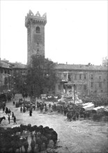 ''Trente Italienne; Cantonnement de cavalerie italienne devant la vicille tour de l'Horloge', 1918. Creator: Unknown.