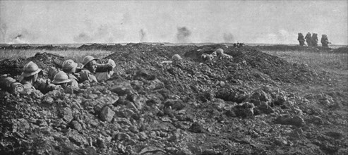 'L'Attaque du 5 mai 1917 sur le Chemin des Dames; La sortie, par petits groupes, des..., 1917. Creator: Unknown.