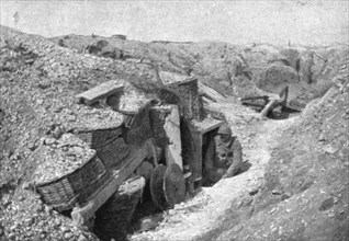 'Sur le massif de Moronvilliers; L'entrée d'une ancienne sape allemande sur les pentes..., 1917. Creator: Unknown.
