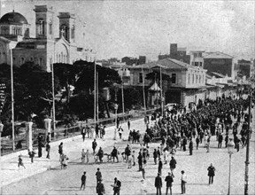 'Les Evenements de Grece; Le 13 juin: nos detachements d'infanterie dans les rues du Piree..., 1917. Creator: Unknown.