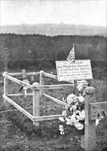 'Les Americains en Ligne; L'inscription sur les tombes', 1917. Creator: Unknown.