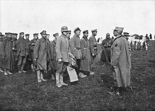 'Les prises d'une action locale; Six cent cinquante prisonniers resterent entre nos mains..., 1918. Creator: Unknown.