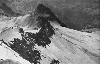'Sur le front Italien; Les pentes des monts Presana et Zigolone, don’t les sommets..., 1918. Creator: Unknown.