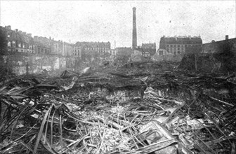 'Quelques Points de Chute; Les ruines des Magasins Paris-France, boulevard Voltaire, 137..., 1918. Creator: Unknown.