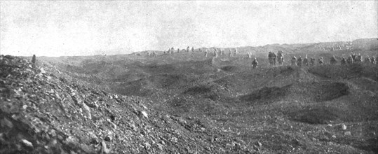 'Notre attaque du 24 octobre 1916; Continuant leur progression, les vagues d'assaut traversent la Pe Creator: Unknown.