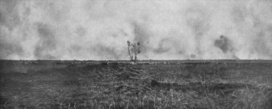 'Notre Attaque du 12 septembre 1916 ; Le bombardement des lignes allemandes de Feuillaucourt, a l'Es Creator: Unknown.