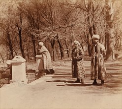 Mullahs in Shakh-i Zindeh, Samarkand, between 1905 and 1915. Creator: Sergey Mikhaylovich Prokudin-Gorsky.
