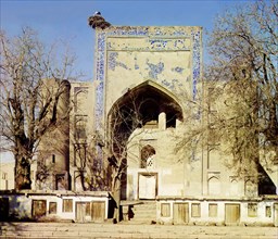 Duan-Beggi Medrese (in Labikhauz), Bukhara, between 1905 and 1915. Creator: Sergey Mikhaylovich Prokudin-Gorsky.