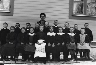 Lassar-Johanna with school class in Lima, 1895-1910. Creator: Per Persson.
