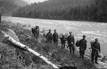 Members of the Expedition Detouring the Mrasskii Rapid, 1913. Creator: GI Ivanov.