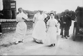 French Red Cross nurses, between c1914 and c1915. Creator: Bain News Service.