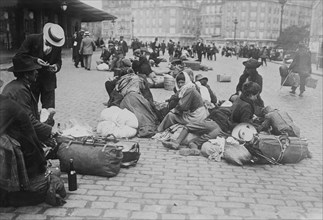 Refugees, Gare de Lyon, Paris, between c1914 and c1915. Creator: Bain News Service.