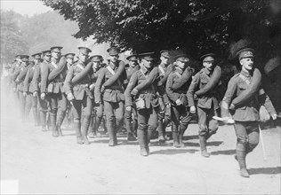 Recruits at Aldershot on practice hike, between 1914 and c1915. Creator: Bain News Service.
