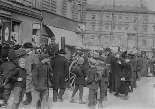 Berlin, travelling soup kitchen, 1916. Creator: Bain News Service.