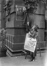 Elise Robert & Dorothy Kohn, Oct 1917. Creator: Bain News Service.