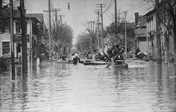 Rescue work, Dayton, 1913. Creator: Bain News Service.