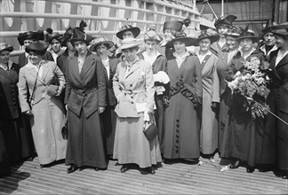 Nurses on American liner the St. Louis, 4/17/15, 1915. Creator: Bain News Service.