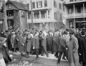 Gunmen arriving at Sing Sing, Whitey Lewis, 1912. Creator: Bain News Service.