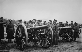 Siege Artillery - Bulgaria, between c1910 and c1915. Creator: Bain News Service.