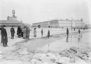 Winter Bathing, N.Y., Dec. 1912. Creator: Bain News Service.