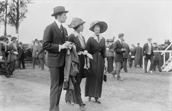 Mrs. Theo. Roosevelt Jr. & Mrs. Snowden Fahnestock, 1913. Creator: Bain News Service.