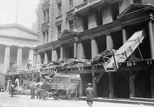 Tearing down Morgan offices, 1913. Creator: Bain News Service.