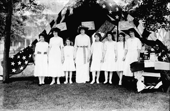 Eliz. & Dorothy Mayes, Jean Darrah, Pauline Settle, Elizabeth Allen, etc., between c1910 and c1915. Creator: Bain News Service.