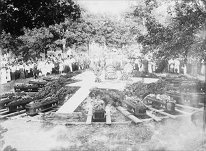 Burying Binghamton dead, 1913. Creator: Bain News Service.