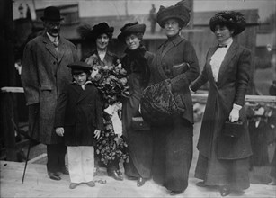 M.M. Van Buren & Archbold Van Buren, Mrs. Van Buren, Mrs. C.J. Post, Mrs. J.H. Flagg, 1913. Creator: Bain News Service.