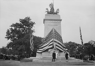 MAINE Monument, 1913. Creator: Bain News Service.