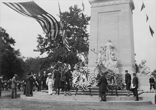 Maine Monument unveiled, 1913. Creator: Bain News Service.