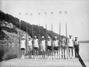 Columbia Varsity 8 (1913), 1913. Creator: Bain News Service.