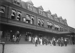 At Harrisburg, between c1910 and c1915. Creator: Bain News Service.