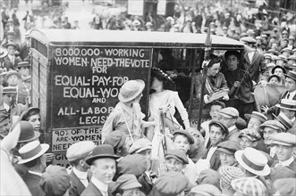 Suffragettes on way to Boston, between c1910 and c1915. Creator: Bain News Service.