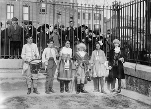 Children's fete, Gaynor Park, 1913. Creator: Bain News Service.