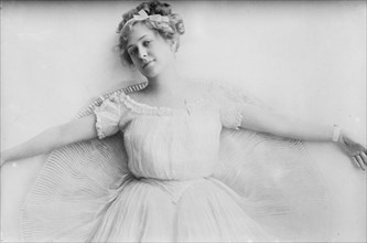 Pauline Chase, between c1910 and c1915. Creator: Bain News Service.