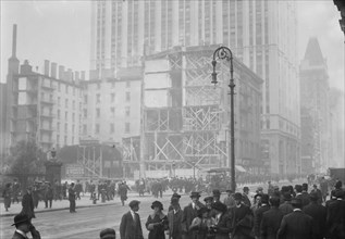 Tearing down Astor House, 1913. Creator: Bain News Service.