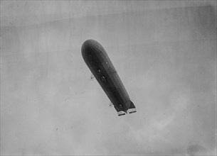 Zeppelin L II [i.e., zeppelin], between c1910 and c1915. Creator: Bain News Service.