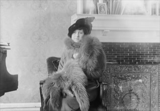 Mrs. J.L. DeSaulles, between c1910 and c1915. Creator: Bain News Service.